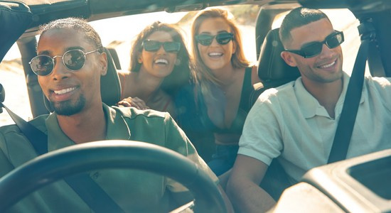 Amis en voiture